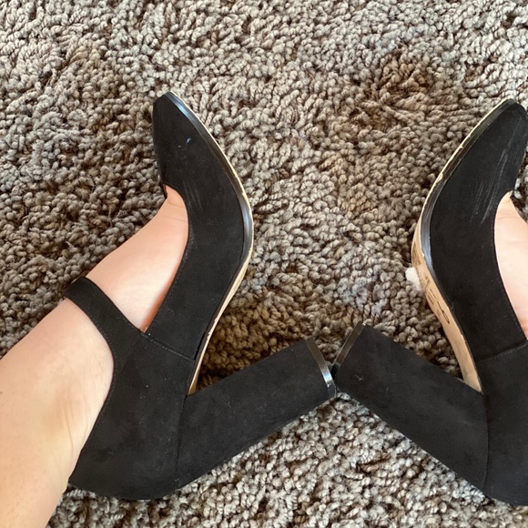 Black heels - Picture 2 of 4